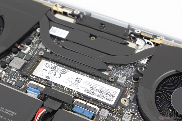 Le modèle ne prend en charge qu'un seul disque SSD M.2, sans répartiteur de chaleur ni refroidissement dédié