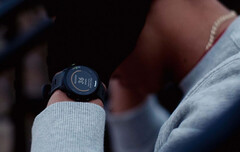 La Forerunner 945 est l'une des trois anciennes smartwatches Forerunner à bénéficier d'une nouvelle mise à jour. (Source de l'image : Garmin)