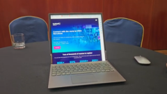 Le concept d'ordinateur portable enroulable de Lenovo. (Source : Notebookcheck via YouTube)