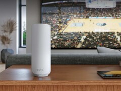 Le routeur maillé Orbi 370 WiFi 7 et les points d&#039;accès ont un design plutôt banal (Image source : Netgear)