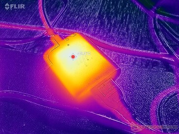 L'adaptateur CA atteint plus de 43 °C lorsque les charges sont élevées
