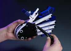 Azeron Keyzen réglage par vis à doigts. (Source de l'image : Azeron)