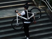 Roadlite:ON CF : vélo électrique léger à transmission par courroie