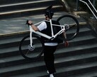 Roadlite:ON CF : vélo électrique léger à transmission par courroie