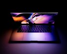 Le MacBook Pro devrait bientôt être équipé d'un écran OLED en tandem. (Source de l'image : Daniel Korpai)