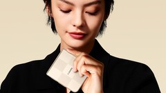 Xiaomi a publié des affiches teasers officielles, des photos de presse et une vidéo teaser du téléphone à clapet Mix Flip 2 doté d'un appareil photo Leica. (Source de l'image : Xiaomi)