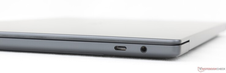 À droite : USB-C Thunderbolt 4 avec DisplayPort 2.1 + Power Delivery, audio combo 3,5 mm