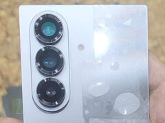 Le Galaxy Z Fold7 a déjà été repéré en ligne. (Source de l'image : Weibo)