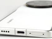 Le Xiaomi 13 Ultra a obtenu d'excellentes notes dans notre évaluation. (Source de l'image : NotebookCheck)