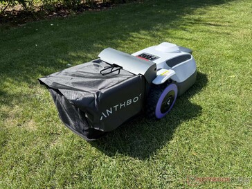 Anthbot N8 avec sac de ramassage de l’herbe