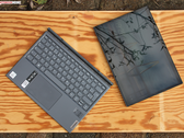 Lenovo Yoga Duet 7 13IML05 avec Core i5-10210U et refroidissement actif.