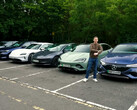 Aucune des six voitures électriques représentées sur cette image n'a pu atteindre l'autonomie estimée lors d'un test sur autoroute. (Source de l'image : Carwow sur YouTube)