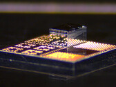 Un nouveau procédé de fabrication de puces en 3D intègre des transistors GaN dans des tranches de silicium (Source de l'image : chercheurs du MIT)