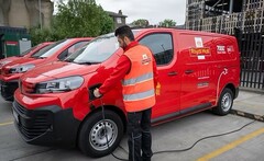 Un fourgon électrique de Royal Mail, l'un des 7 000 véhicules électriques de la flotte de l'entreprise au Royaume-Uni (Source de l'image : Royal Mail)