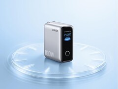 Le chargeur Anker (100W, 3 ports, Smart Display) est désormais disponible aux États-Unis avec une réduction. (Source de l&#039;image : Anker)