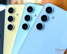 Une fuite a potentiellement révélé toutes les options de couleur et de stockage pour la suite du Galaxy S24 FE, illustré ici (Image source : Notebookcheck)