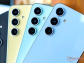 Une fuite a potentiellement révélé toutes les options de couleur et de stockage pour la suite du Galaxy S24 FE, illustré ici (Image source : Notebookcheck)