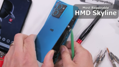 La ligne d'horizon de HMD. (Source de l'image : JerryRigEverything via YouTube)