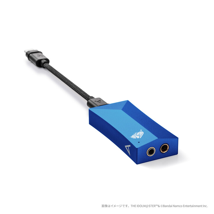 L'AK HC4 Idolmaster Cinderella Girls Edition USB DAC prend en charge les casques asymétriques de 3,5 mm et les casques symétriques de 4,4 mm. (Source de l'image : Bandai Namco)