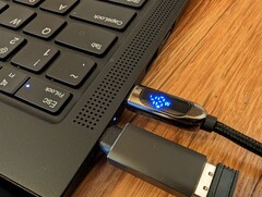 Ce câble USB-C de Baseus a une lecture en temps réel du nombre de watts et maintenant nous ne pouvons plus revenir en arrière