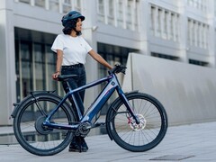 Stromer a dévoilé le vélo électrique ST5 Alinghi Red Bull Racing Edition (Image source : Stromer)