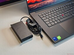 adaptateur électrique de 140 watts