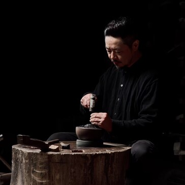 L'artisan, Kazuya Watanabe, a travaillé sur les 500 pièces en édition limitée (Image source : Casio)