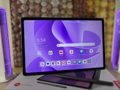 La Lenovo Idea Tab Plus (prix de vente conseillé : 289,99 euros) est également équipée d&#039;un stylet actif avec 4096 niveaux de pression et d&#039;inclinaison.