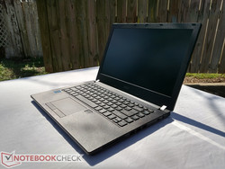 En test : Acer TravelMate P449-M-7407. Appareil de test aimablement fourni par Acer.