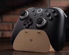 La manette sans fil 8BitDo Ultimate 3C+ est fournie avec un support en carton à monter soi-même.