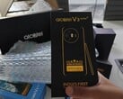L'Alcatel V3 Ultra sera livré avec un stylet comme le Galaxy S25 Ultra de Samsung. (Source de l'image : Madhav Sheth)