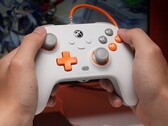 La GameSir T7 est une manette filaire dotée de joysticks et de gâchettes à effet Hall. (Source de l'image : GameSir)