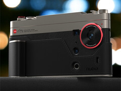 Le Z70S Ultra dispose d'un bouton d'obturation dédié à l'appareil photo, contrairement à la plupart de ses concurrents. (Source de l'image : Nubia)