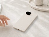 Le Sharp Aquos Wish 6 se distingue par un design original, avec un module d'appareil photo arrondi.