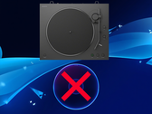 La platine vinyle Sony illustrée ci-dessus, à côté d'un disque de jeu PS5
