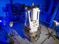 L'observatoire spatial IXPE dans une installation d'essai (Source de l'image : Ball Aerospace ; recadré)