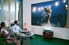 Le LG CineBeam HU715QW offre une luminosité allant jusqu&#039;à 2 500 lumens ANSI. (Image source : LG)