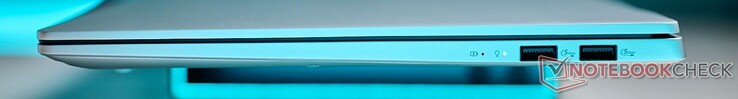 À droite : 2x USB-A 3.2 Gen 1 (5 Gbit/s)