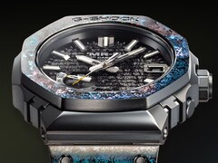La Casio MRG-B2100HR-1AJR (photo) présente une finition unique appliquée sur l'ensemble de la montre.
