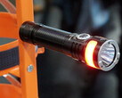 Le Fenix LD35R possède un aimant intégré (Source de l'image : Andreas Sebayang/Notebookcheck.com)