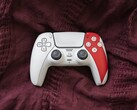 La manette sans fil DualSense de Sony - God of War 20th Anniversary Limited Edition est désormais disponible à l'achat sur PS Direct au prix de 84,99 $. (Source : PlayStation)