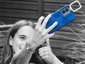 Le HMD Fuse se présente sous la forme d'un boîtier doté d'un anneau LED escamotable. (Source de l'image : HMD Global)