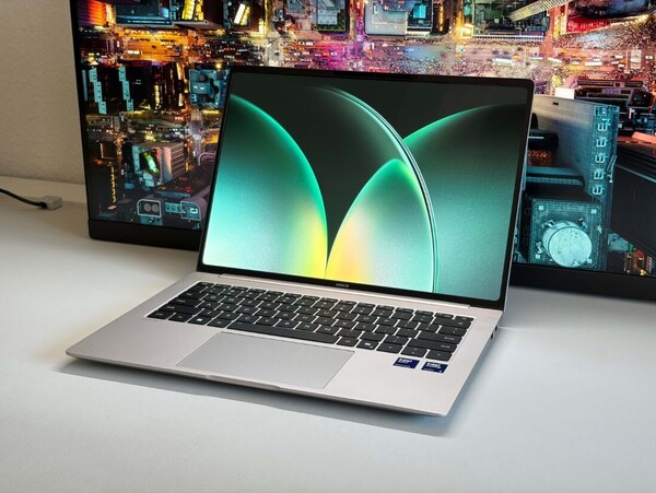 Le MagicBook Pro 14 2026 est doté d'un écran OLED de 120 Hz.