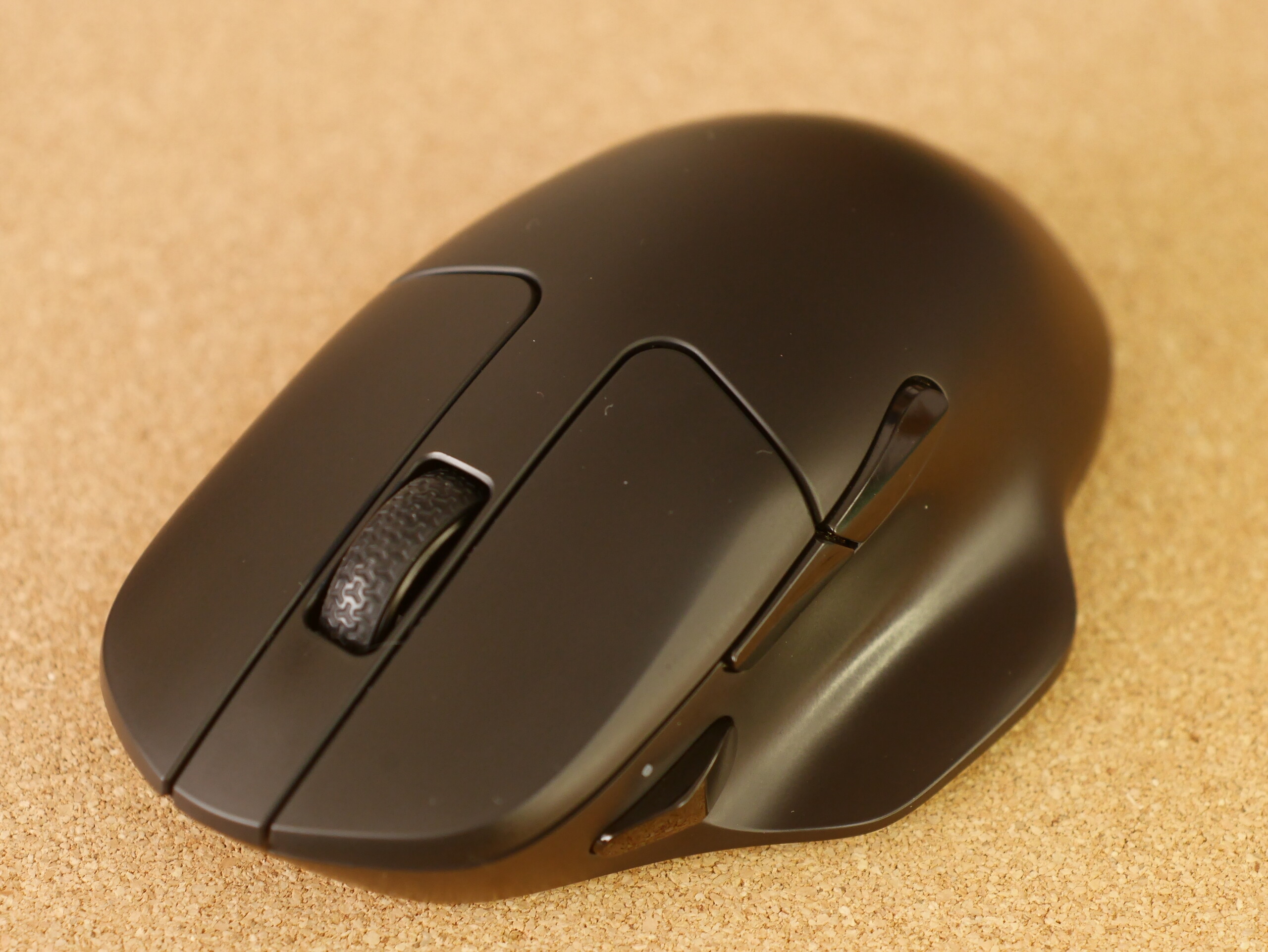 Examen pratique de la souris de jeu sans fil Keychron M7 8K
