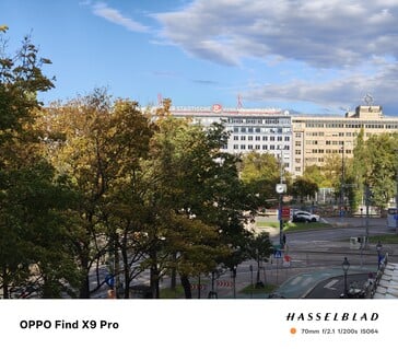 Une photo de 70 mm de l'Oppo Find X9 Pro avec 12MP par défaut.