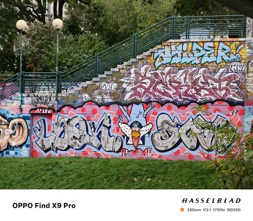 Oppo Find X9 Pro avec zoom 10x et téléobjectif.