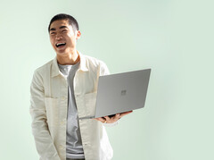 Le Surface Laptop Go 2 devrait offrir des performances supérieures d&#039;environ 20 % à celles de son prédécesseur, mais à un prix supérieur de 50 dollars. (Image source : Microsoft)