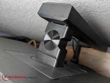 Le cardan réglable permet de multiples options de positionnement, y compris en mode vertical