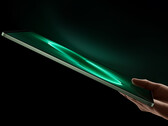 La Pad 9 Pro ne mesure que 5,8 mm d'épaisseur. Photo : une image promotionnelle illustrant la finesse de l'appareil.