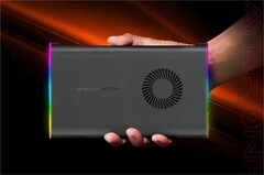 L'ONEXPLAYER M1 fonctionne avec une alimentation USB Type-C de 100 W. (Source de l'image : One-Netbook)